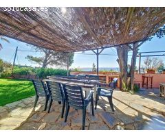 Chalet con Jardin , Piscina y Vistas al Mar!!!