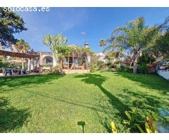 Chalet con Jardin , Piscina y Vistas al Mar!!!