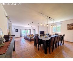 Chalet 5 dorm. con piscina y vistas en Sotogrande Alto