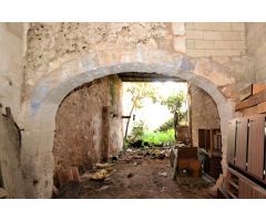 Casa en el centro de Muro con mucho carácter mallorquín, jardín y garaje.