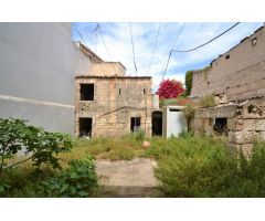 Casa de pueblo con garaje en venta.