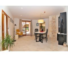 Casa con patio  totalmente renovada para alquilar en Muro