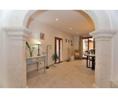 Casa con patio  totalmente renovada para alquilar en Muro