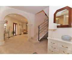 Casa con patio  totalmente renovada para alquilar en Muro