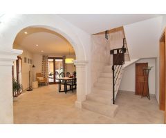 Casa con patio  totalmente renovada para alquilar en Muro
