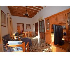Casa independiente con jardín, garaje  y piscina en Lloseta