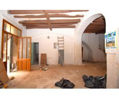 Casa para reformar con garaje en el centro de Muro