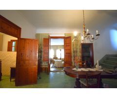 Casa de pueblo con patio y garaje en Muro