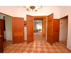 Casa con garaje y jardin en Sant Joan