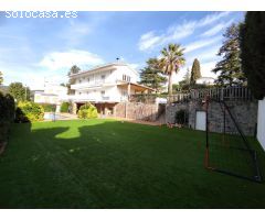 ESPECTACULAR CHALET CON PISCINA
