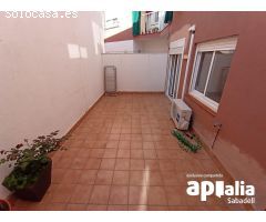PLANTA BAJA CON TERRAZA A 5 MINUTOS FGC EN CREU ALTA