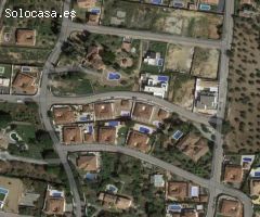 Terreno urbano dentro un exclusivo urbanización cerrado