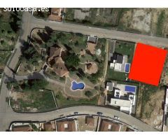 Terreno urbano dentro un exclusivo urbanización cerrado