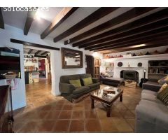 Autentico Cortijo reformado y ahora un exitoso centro de retiro
