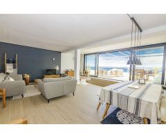 Ático en 1º línea de playa con terraza de 144m² y vistas panorámicas