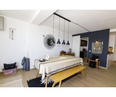 Ático en 1º línea de playa con terraza de 144m² y vistas panorámicas