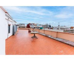 Ático con Terraza y Ascensor en Collblanc