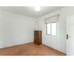 Ático con Terraza y Ascensor en Collblanc