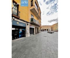 LOCAL COMERCIAL EN LA PLAZA MAYOR DEL AYUNTAMIENTO DE MANRESA