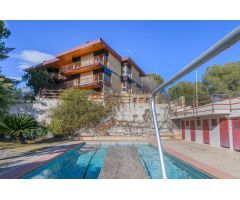 Exclusividad y Comfort: Dos Chalets Únicos con Vistas Espectaculares en Manresa