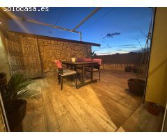 ¡Ático céntrico con terraza!