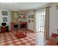 VIVIENDA EN UNA SOLA PLANTA CON PATIO