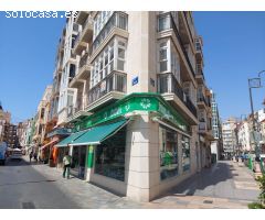 Se vende oficina con posibilidad de transformarlo en vivienda en pleno casco histórico de la ciudad.