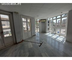 Se vende oficina con posibilidad de transformarlo en vivienda en pleno casco histórico de la ciudad.