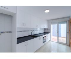 Dúplex seminuevo con cochera y luminoso patio en Barrio Peral