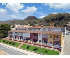 Se vende duplex en Portman con 4 dormitorios, patio, terraza y porche