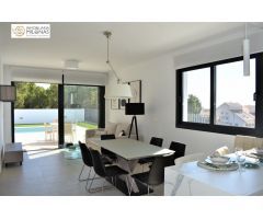 13 chalets independientes con piscina privada, vista y amplios garajes en Urb. Montecasino La Nucia