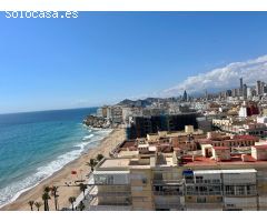 Se vende exclusivo piso de esquina en primera línea de mar en la Plaza Triangular con vistas al mar