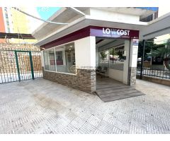 Se vende local comercial en segunda línea de Playa Levante a tan solo 50 m del mar.