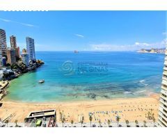 Apartamento en primera línea de mar con maravillosas vistas al mar con garaje privado