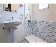 Apartamento en primera línea de mar con maravillosas vistas al mar con garaje privado