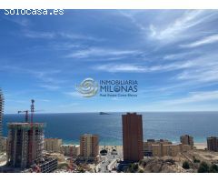 Exclusivo apartamento nuevo con gran terraza con vistas al mar a 2 minutos de la Playa de Poniente