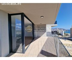 Exclusivo apartamento nuevo con gran terraza con vistas al mar a 2 minutos de la Playa de Poniente
