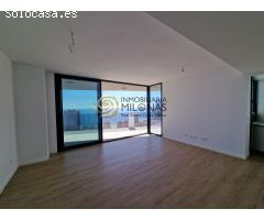 Exclusivo apartamento nuevo con gran terraza con vistas al mar a 2 minutos de la Playa de Poniente