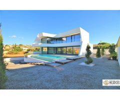 Moderna villa de lujo con piscina infinty a solo 990  de la Playa De La Fossa en Calpe