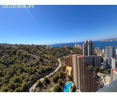 ESPECTACULAR APARTAMENTO EN UNO DE LOS EDIFICIOS MÁS LUJOSOS DE BENIDORM: TORRE LUGANO