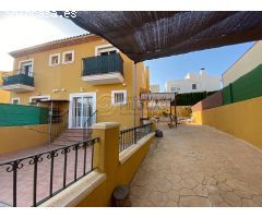 Casa semi adosada en La Nucia con vistas al mar y gran parcela