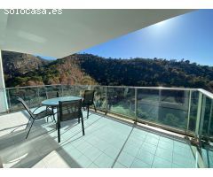 Lujoso Apartamento con bonitas vistas al mar y montaña en la famosa Torre Lugano