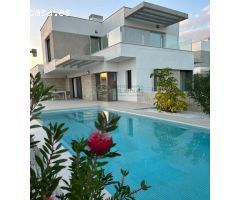 Promoción de obra nueva en Sierra Cortina: villas independientes con piscina privada.