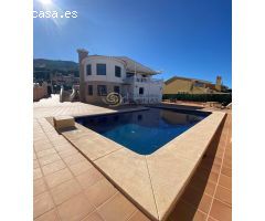 Casa independiente en el Albir con gran parcela y piscina privada