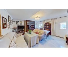 UNA CASA MUY AMPLIA  CERCA DEL MAR
