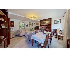 UNA CASA MUY AMPLIA  CERCA DEL MAR