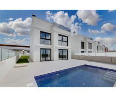 Chalet a estrenar de obra nueva con vistas despejadas en Mutxamell