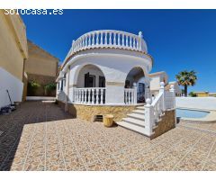 Chalet con piscina. Propia