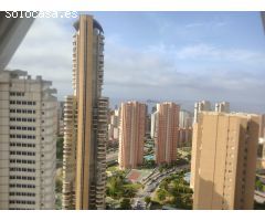 PISO EN VENTA DE 4 DORMITORIOS EN BENIDORM