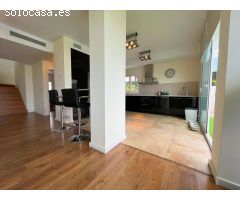 Tu Oasis de Sol a un Paso del Mar: Villa Exclusiva en San Fulgencio (Alicante) 699.000€